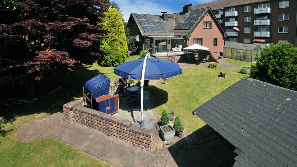 Volksbank Immobilien Niederrhein GmbH - Immobilienangebot - Moers - Alle - Großzügiges Zuhause mit Wintergarten und Idylle in Moers-Repelen