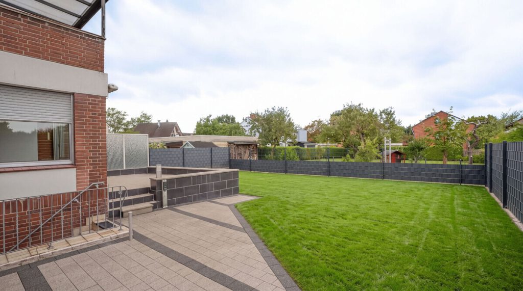 Volksbank Immobilien Niederrhein GmbH - Immobilienangebot - Moers - Alle - Moers-Utfort: Wohnhaus mit Potenzial zum Mehrgenerationenwohnen!