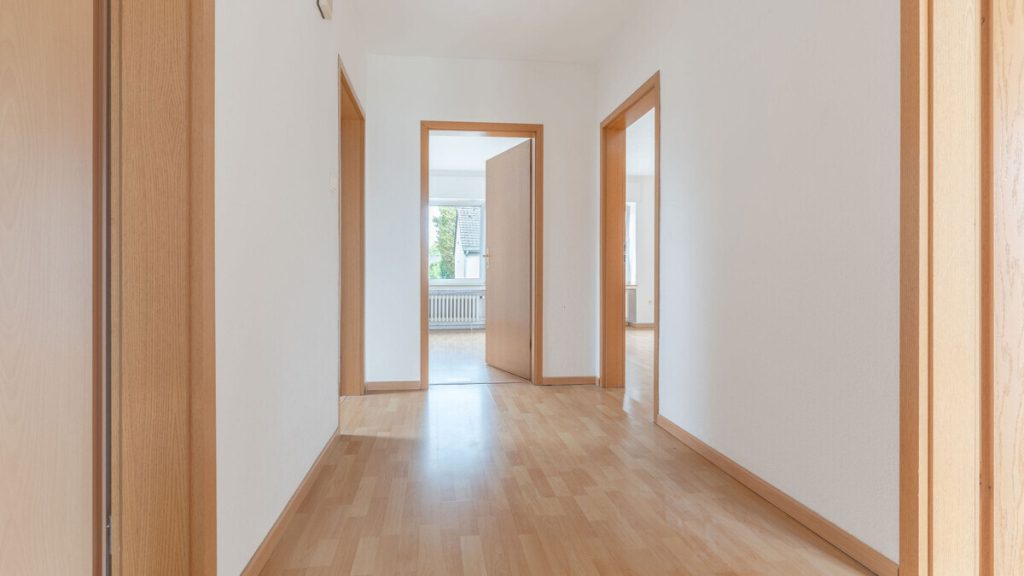 Volksbank Immobilien Niederrhein GmbH - Immobilienangebot - Moers - Alle - Moers-Utfort: Wohnhaus mit Potenzial zum Mehrgenerationenwohnen!