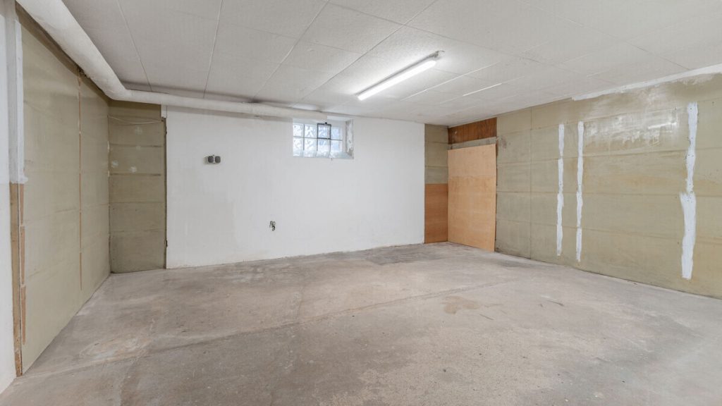 Volksbank Immobilien Niederrhein GmbH - Immobilienangebot - Moers - Alle - Moers-Utfort: Wohnhaus mit Potenzial zum Mehrgenerationenwohnen!