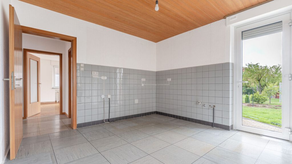 Volksbank Immobilien Niederrhein GmbH - Immobilienangebot - Moers - Alle - Moers-Utfort: Wohnhaus mit Potenzial zum Mehrgenerationenwohnen!