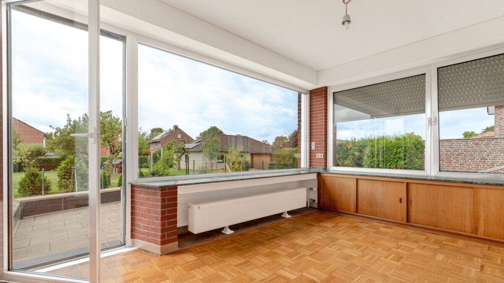 Volksbank Immobilien Niederrhein GmbH - Immobilienangebot - Moers - Alle - Moers-Utfort: Wohnhaus mit Potenzial zum Mehrgenerationenwohnen!