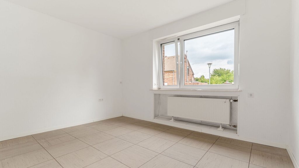 Volksbank Immobilien Niederrhein GmbH - Immobilienangebot - Moers - Alle - Moers-Utfort: Wohnhaus mit Potenzial zum Mehrgenerationenwohnen!