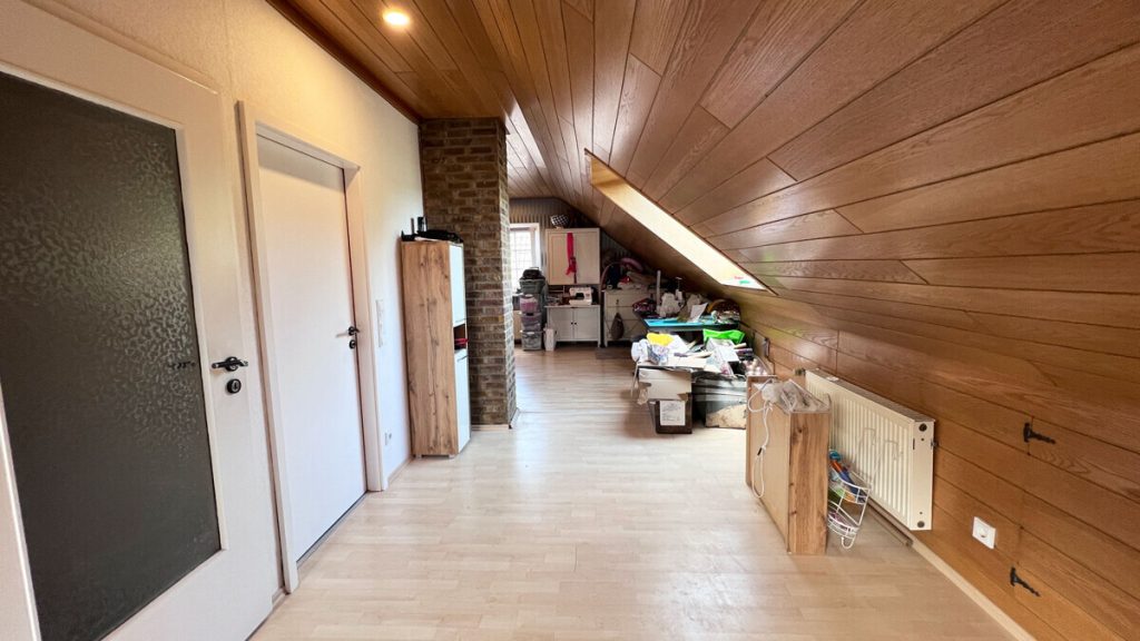 Volksbank Immobilien Niederrhein GmbH - Immobilienangebot - Kamp-Lintfort - Alle - Kamp-Lintfort-Niersenbruch – familienfreundliches Wohnen mit großzügigem Garten!