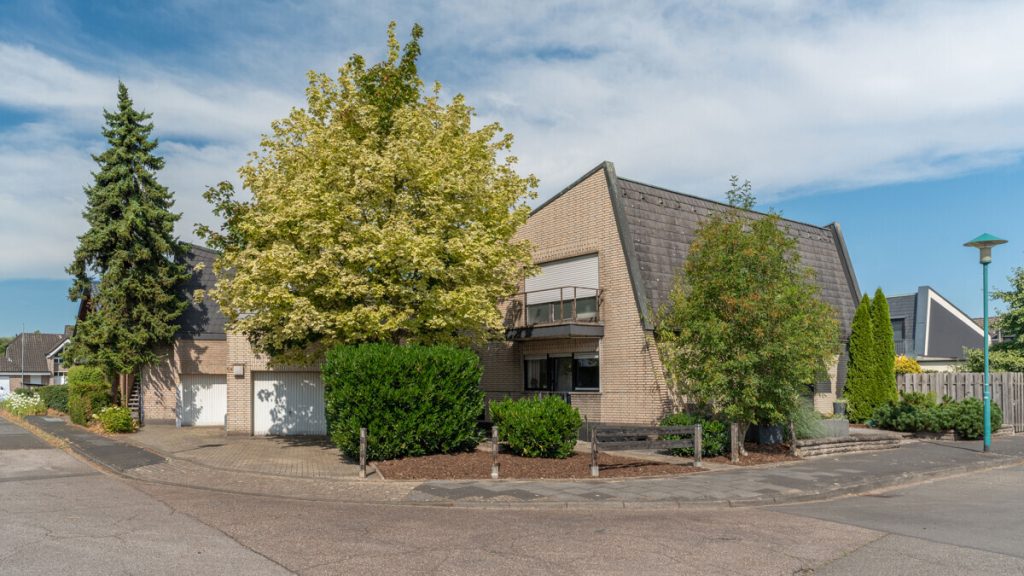 Volksbank Immobilien Niederrhein GmbH - Immobilienangebot - Duisburg - Alle - Vielseitiges Gebäudeensemble auf 900 m² – großzügiges Wohnen kombiniert mit Mieteinnahmen in Walsum