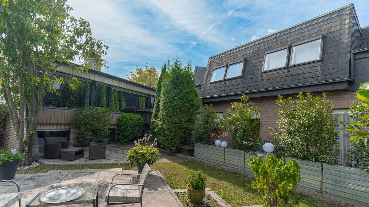 Volksbank Immobilien Niederrhein GmbH - Immobilienangebot - Duisburg - Alle - Vielseitiges Gebäudeensemble auf 900 m² – großzügiges Wohnen kombiniert mit Mieteinnahmen in Walsum