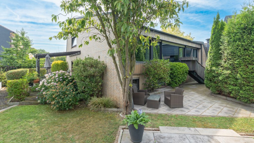 Volksbank Immobilien Niederrhein GmbH - Immobilienangebot - Duisburg - Alle - Vielseitiges Gebäudeensemble auf 900 m² – großzügiges Wohnen kombiniert mit Mieteinnahmen in Walsum