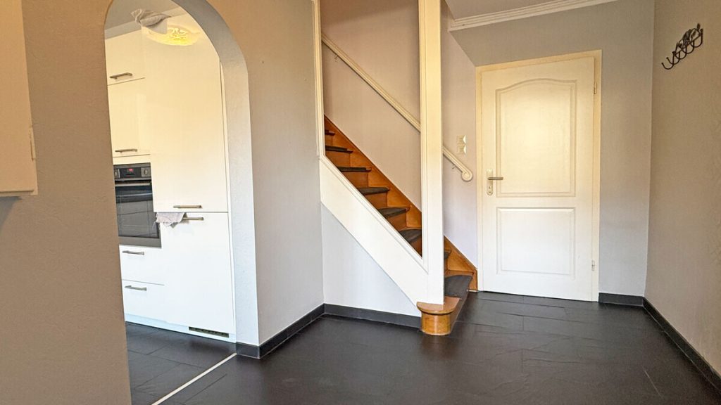 Volksbank Immobilien Niederrhein GmbH - Immobilienangebot - Moers - Alle - Reihenmittelhaus in Moers Meerbeck nahe der beliebten Planetensiedlung!