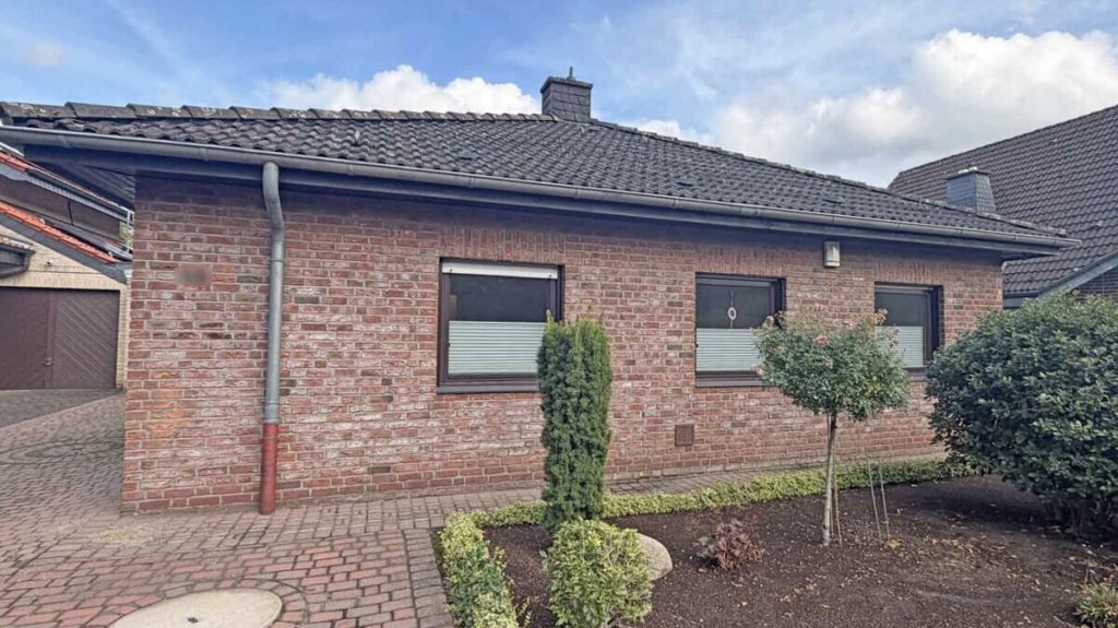Volksbank Immobilien Niederrhein GmbH - Immobilienangebot - Alpen - Alle - Hier will man alt werden! Gepflegter Bungalow im Herzen von Alpen!