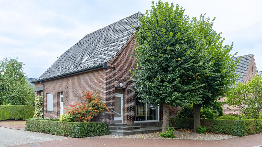 Volksbank Immobilien Niederrhein GmbH - Immobilienangebot - Wesel - Alle - Wohnen mit vielen Möglichkeiten – großzügiges Wohn- und Geschäftshaus in Wesel-Lackhausen!