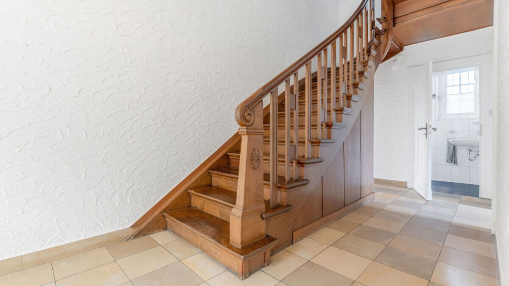 Volksbank Immobilien Niederrhein GmbH - Immobilienangebot - Voerde - Alle - Eine außergewöhnliche Stadtvilla von 1915 – historische Eleganz und großzügige Raumwirkung in Voerde!