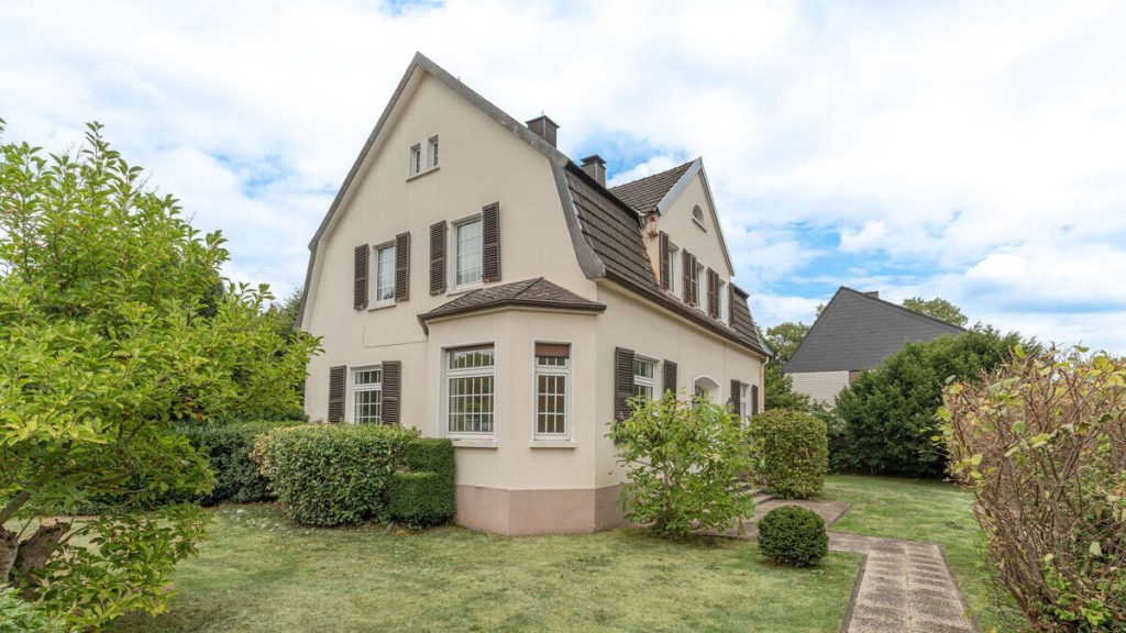 Volksbank Immobilien Niederrhein GmbH - Immobilienangebot - Voerde - Alle - Eine außergewöhnliche Stadtvilla von 1915 – historische Eleganz und großzügige Raumwirkung in Voerde!