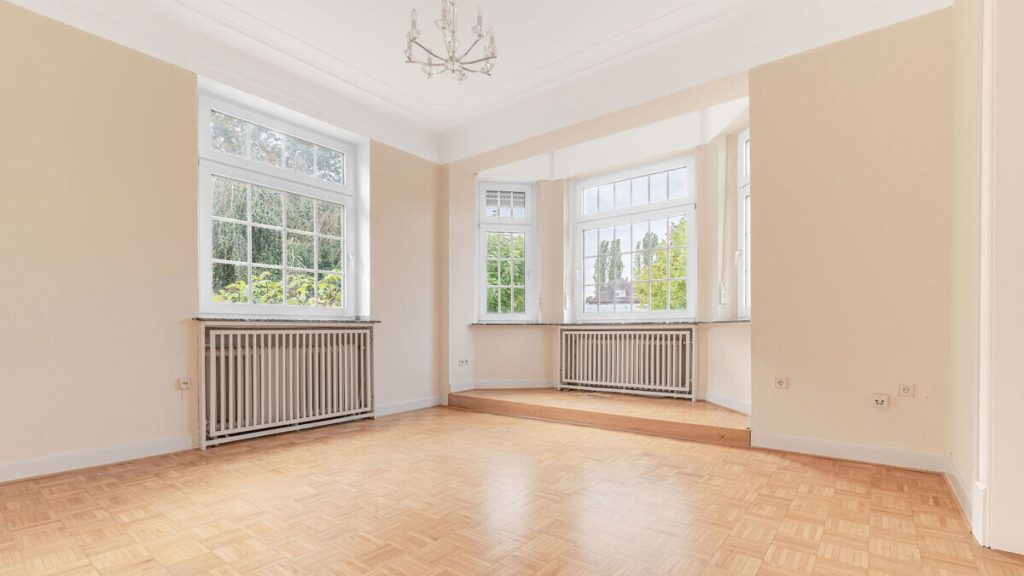 Volksbank Immobilien Niederrhein GmbH - Immobilienangebot - Voerde - Alle - Eine außergewöhnliche Stadtvilla von 1915 – historische Eleganz und großzügige Raumwirkung in Voerde!