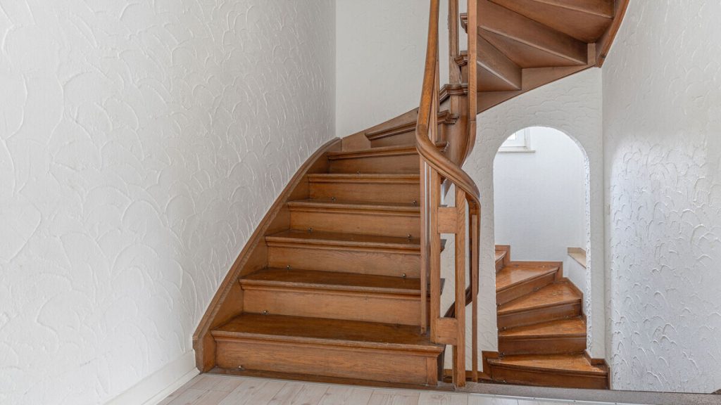Volksbank Immobilien Niederrhein GmbH - Immobilienangebot - Voerde - Alle - Eine außergewöhnliche Stadtvilla von 1915 – historische Eleganz und großzügige Raumwirkung in Voerde!
