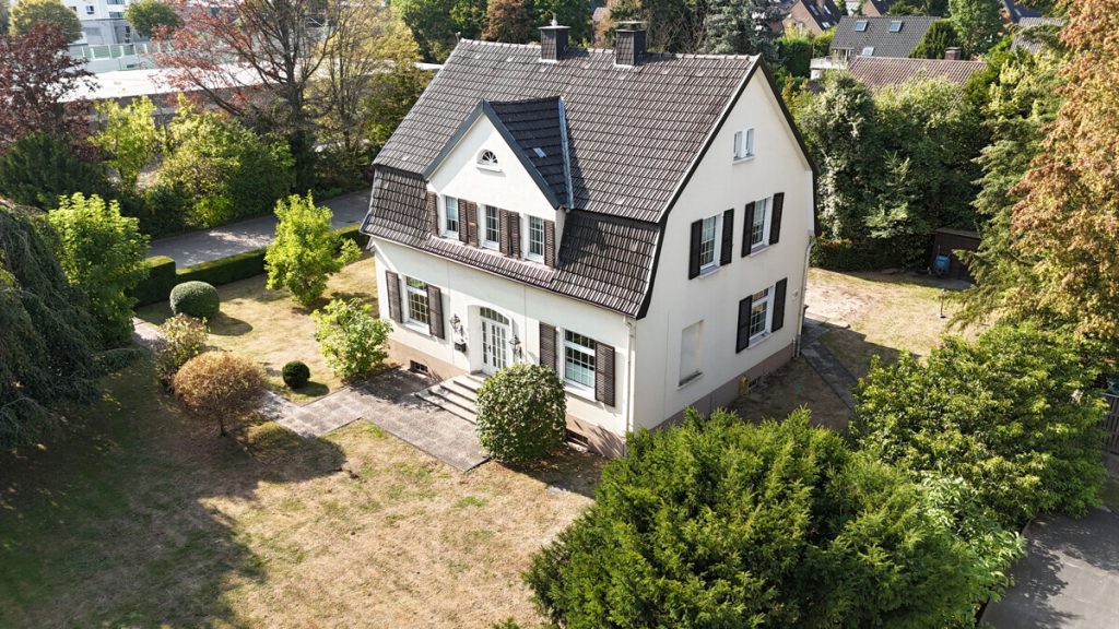 Volksbank Immobilien Niederrhein GmbH - Immobilienangebot - Voerde - Alle - Eine außergewöhnliche Stadtvilla von 1915 – historische Eleganz und großzügige Raumwirkung in Voerde!