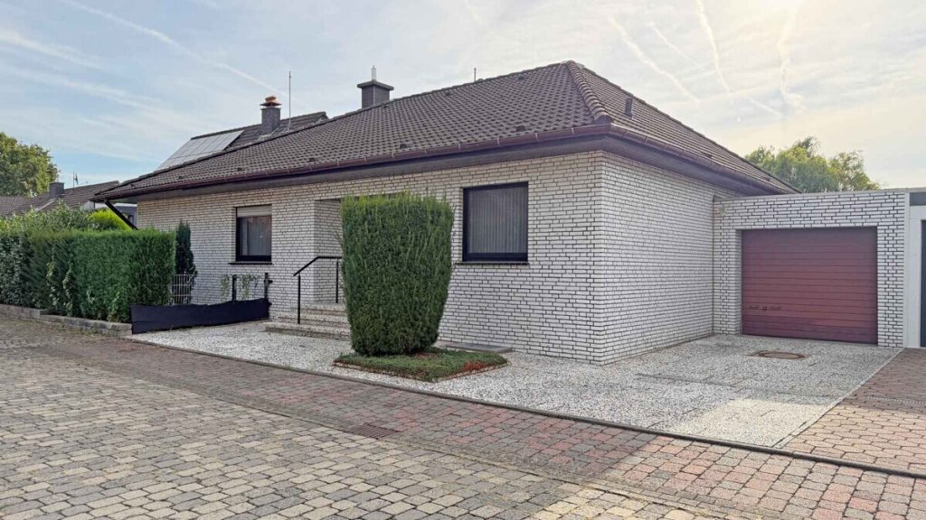 Volksbank Immobilien Niederrhein GmbH - Immobilienangebot - Alpen - Alle - Hochwertig und barrierearm: Freistehender Bungalow in Alpen-Menzelen!