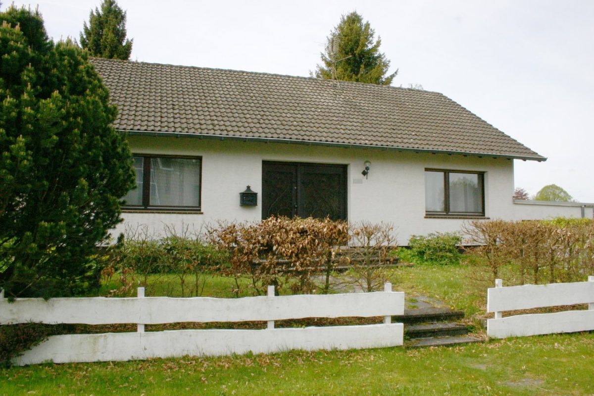 Immobilienangebot - Monschau - Wohnen - Ruhe und Entspannung pur!
Freistehender Bungalow mit großem Grundstück in Rohren