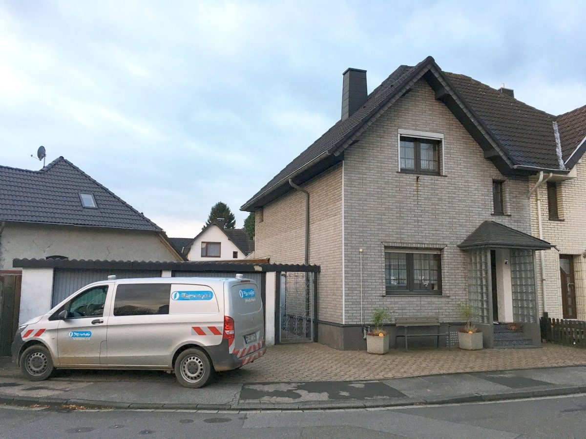 Immobilienangebot - Alsdorf - Wohnen - Doppelhaushälfte mit zwei Garagen