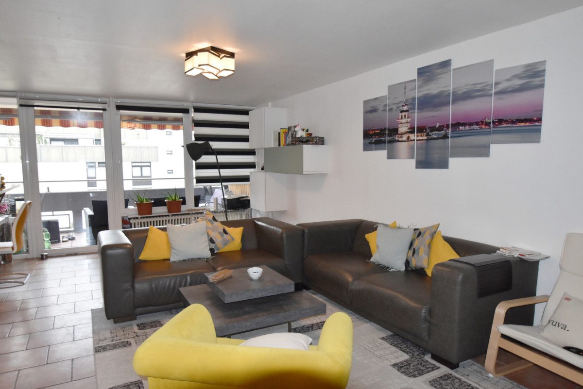 Immobilienangebot - Aachen / Haaren - Wohnen - Großzügig geschnittene 3-Zimmerwohnung
mit PKW-Stellplatz als solide Kapitalanlage
