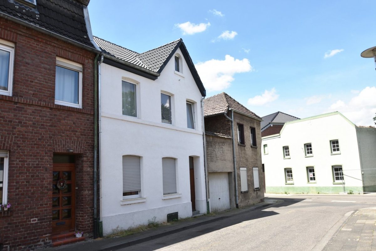 Immobilienangebot - Geilenkirchen - Wohnen - Saniertes Reihenmittelhaus