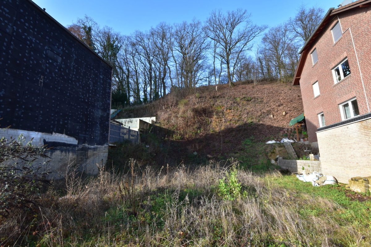 Immobilienangebot - Übach-Palenberg - Grundstücke - Baugrundstück zur Bebauung mit einem einseitig anbaubaren großzügigen Ein- oder Mehrfamilienhaus
