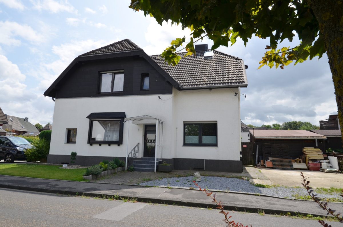 Immobilienangebot - Alsdorf - Wohnen - Renovierungsbedürftiges Einfamilienhaus in ruhiger Wohnstraße