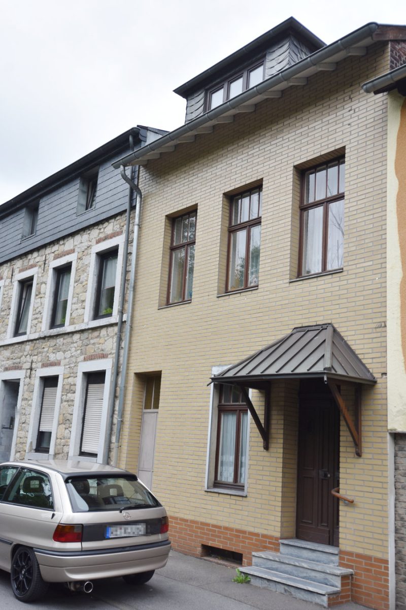 Immobilienangebot - Stolberg - Wohnen - Einfamilienreihenhaus mit Garten für die 4-köpfige Familie in innerstädtischer Lage