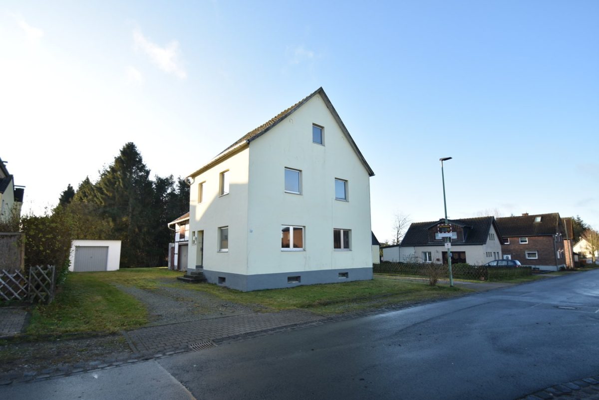 Immobilienangebot - Hürtgenwald - Wohnen - Sanierungsbedürftiges Einfamilienhaus mit attraktivem Grundstück und vielfältigem Erweiterungspotential