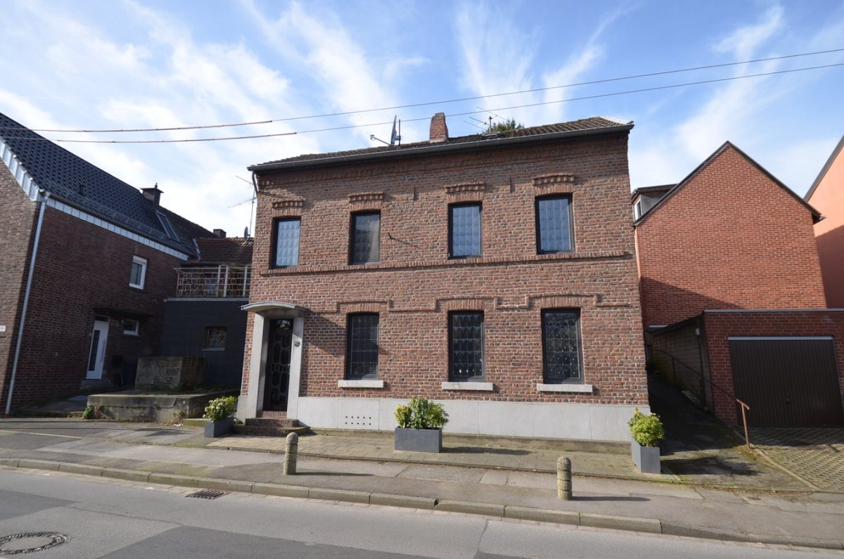 Immobilienangebot - Herzogenrath - Wohnen - Renovierungsbedürftiges Einfamilienhaus am Rande von Kohlscheid