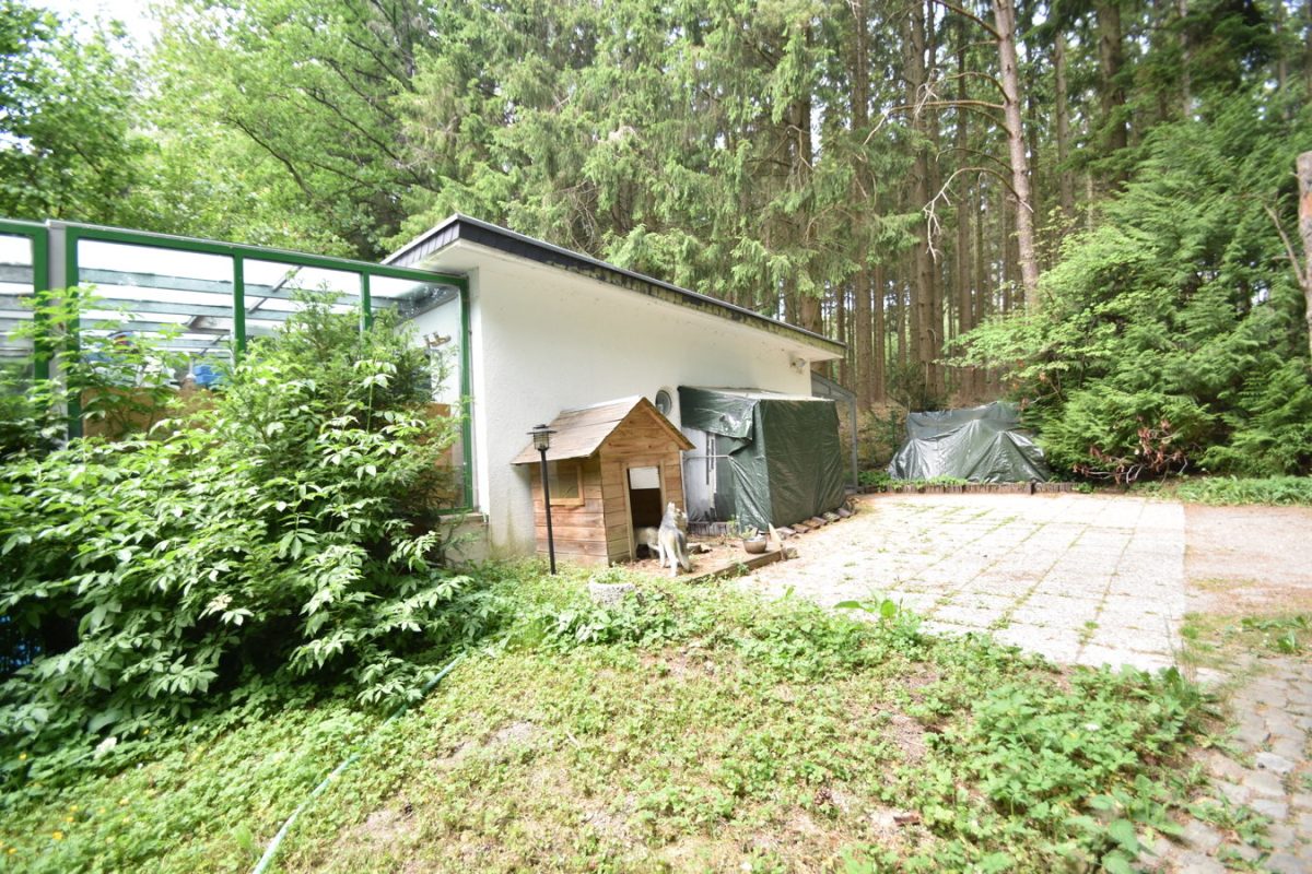 Immobilienangebot - Roetgen-Rott - Wohnen - Gemütliches Ferienhaus mit Pool für Naturfreunde