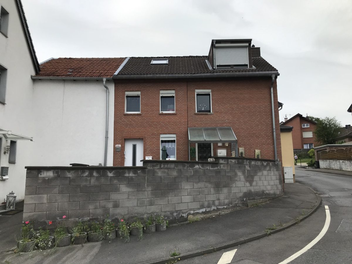 Immobilienangebot - Stolberg - Wohnen - Teilweise vermietetes Zweifamilienhaus in Stolberg-Werth