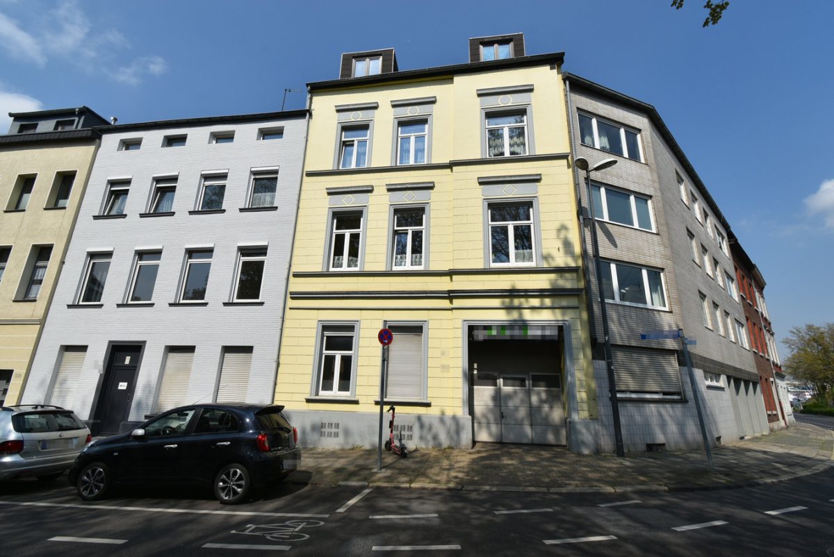 Immobilienangebot - Aachen - Renditehäuser - Dreifensterhaus mit Halle in der Aachener Innenstadt
