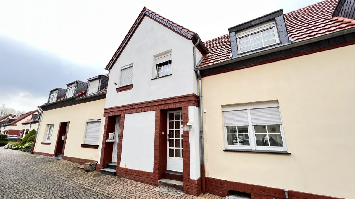 Immobilienangebot - Alsdorf - Wohnen - Absolut ruhig gelegenes EFH am Rande der Bebauung in Alsdorf-Busch