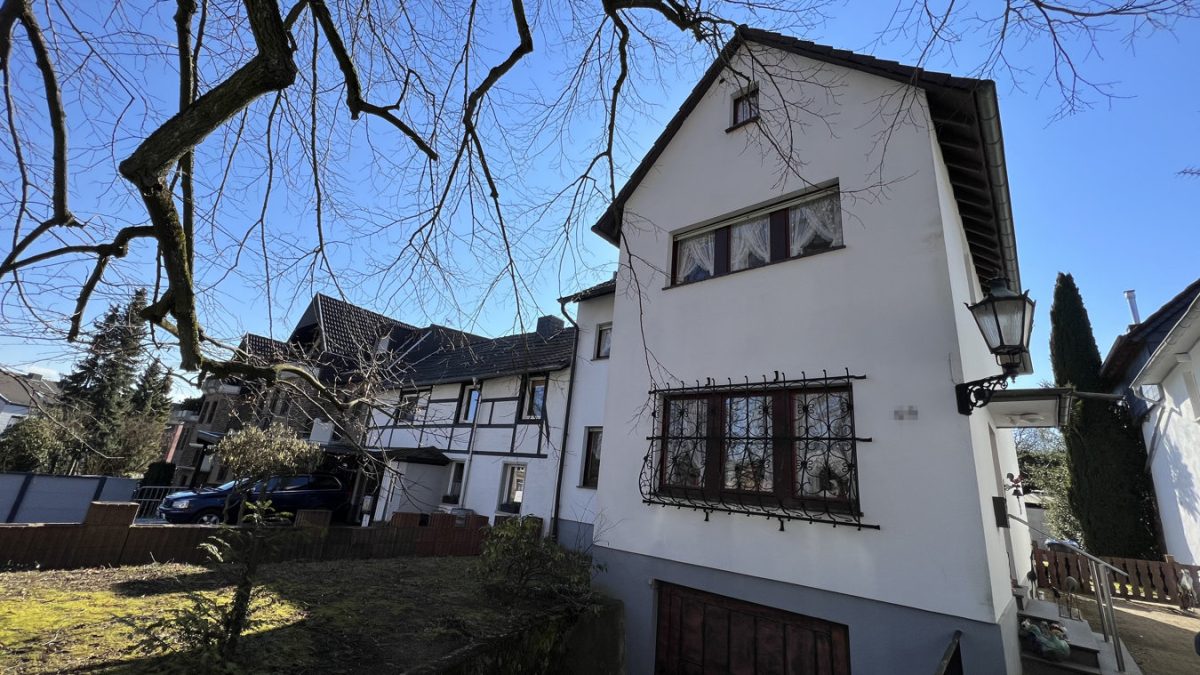 Immobilienangebot - Stolberg - Wohnen - Halbfreistehendes EFH mit großem Garten