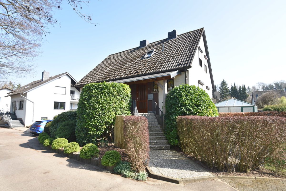 Immobilienangebot - Aachen - Wohnen - Gepflegtes Einfamilienhaus mit Garten und Garage in idyllischer Lage