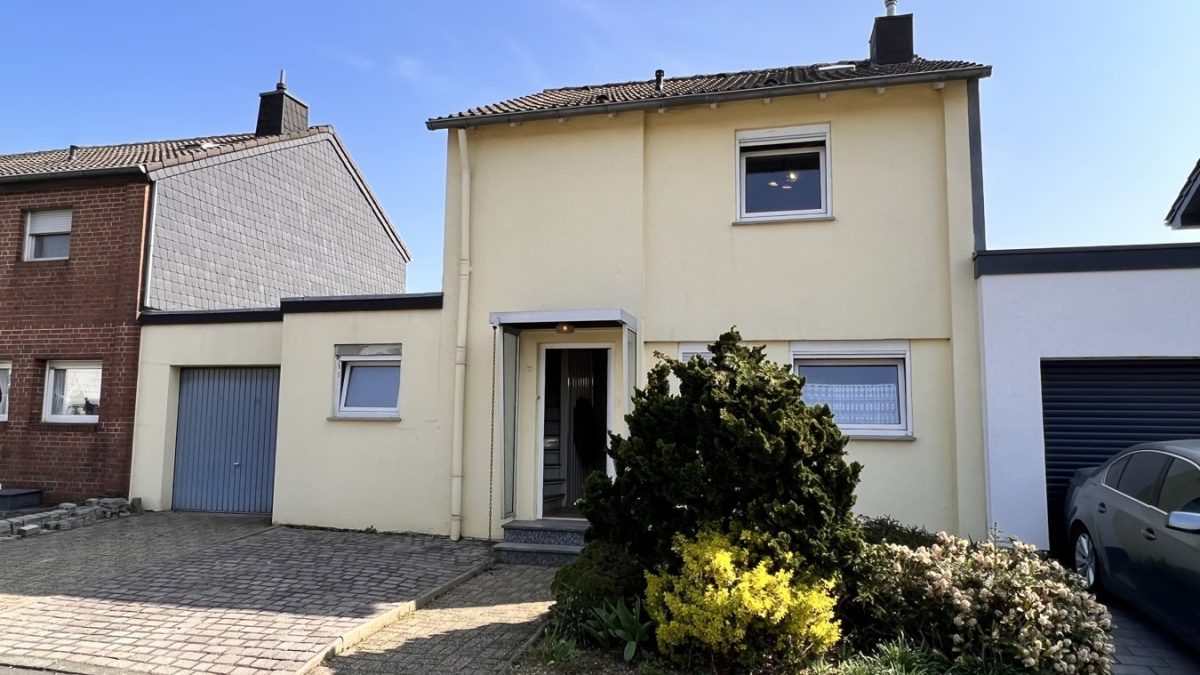 Immobilienangebot - Baesweiler - Wohnen - Freistehendes Einfamilienhaus in begehrter Wohnlage von Baesweiler-Setterich