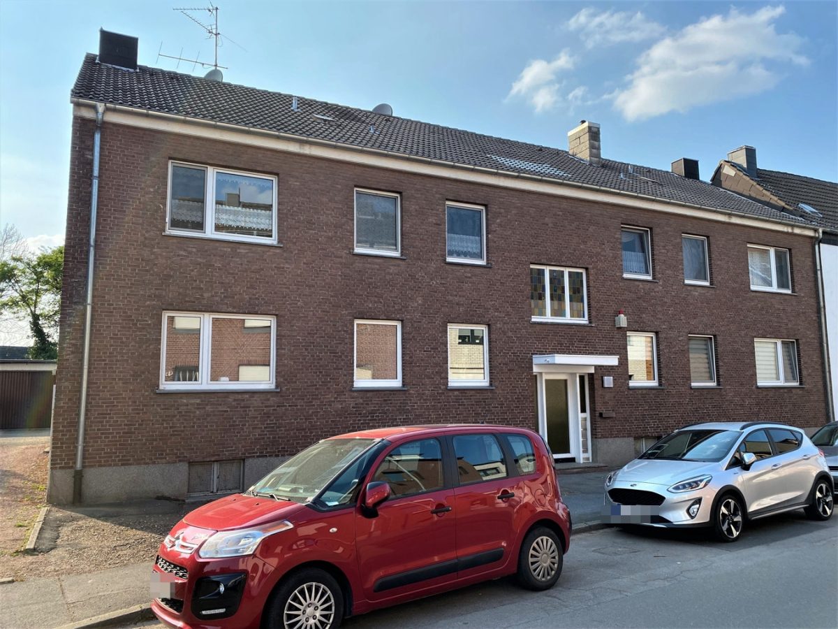 Immobilienangebot - Würselen - Renditehäuser - Langjährig vermietetes Vier-Familienhaus mit zwei Garagen im Herzen von Broichweiden