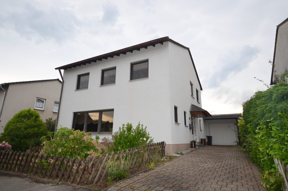 Immobilienangebot - Herzogenrath - Wohnen - Freistehendes Einfamilienhaus in ruhiger, begehrter Wohnlage