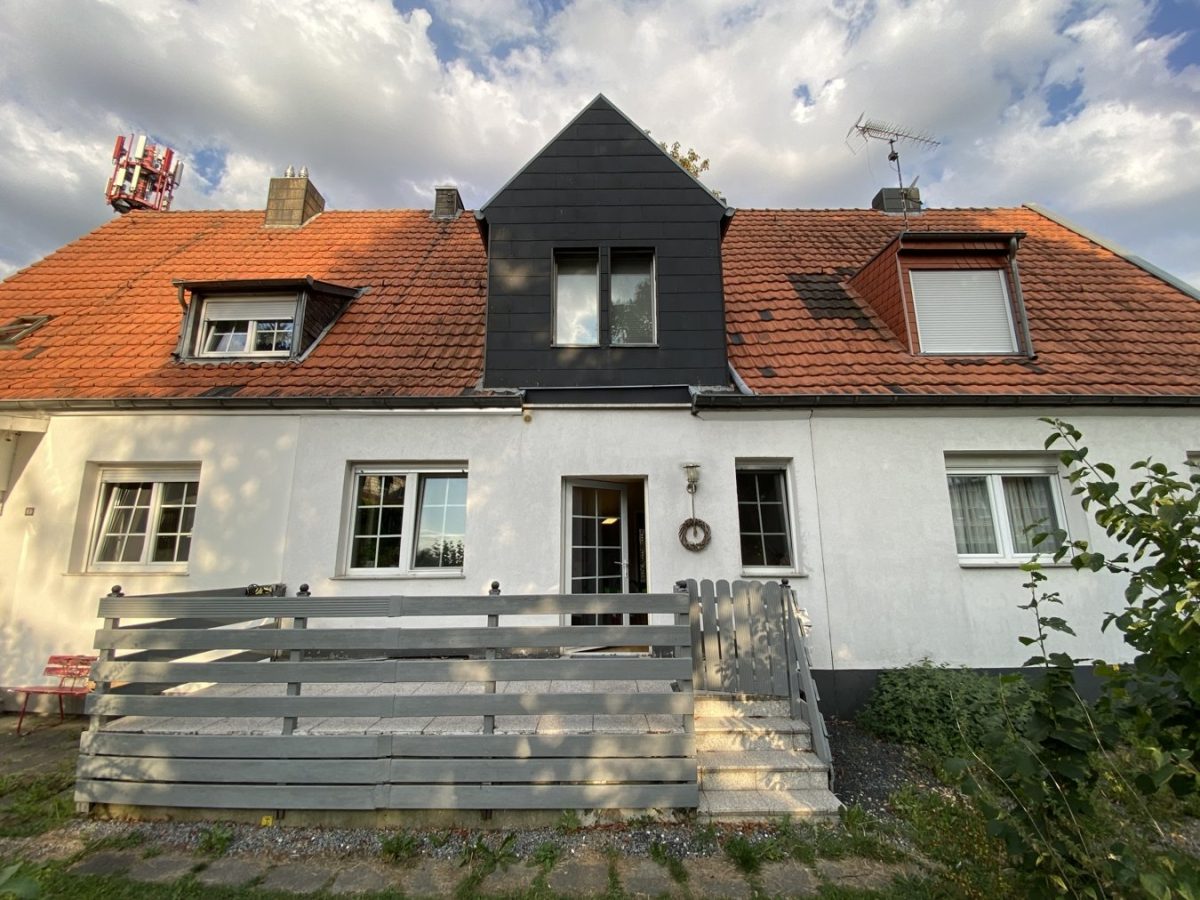 Immobilienangebot - Würselen - Wohnen - Umfassend saniertes, langjährig vermietetes Einfamilienhaus mit Doppelcarport
