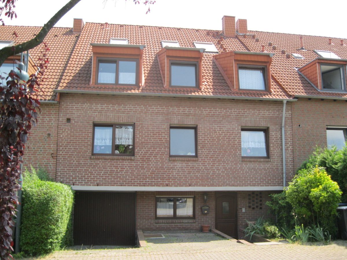 Immobilienangebot - Aachen - Wohnen - Großes Einfamilienreihen-
Mehrgenerationenhaus
in ruhiger Lage von Richterich