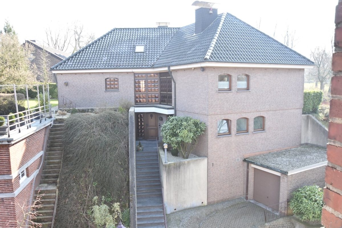 Immobilienangebot - Herzogenrath - Alt-Merkstein - Wohnen - Exklusives, freistehendes Einfamilienhaus mit großer Ausbaureserve