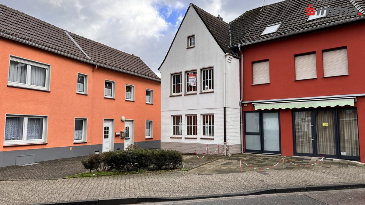 Immobilienangebot - Würselen - Wohnen - Im Herzen von Broichweiden!
Bezugsfreies Einfamilienhaus mit PKW-Stellplatz 
und großem Garten