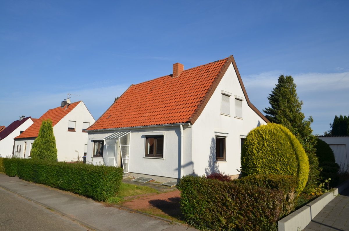 Immobilienangebot - Herzogenrath - Wohnen - Freistehendes Einfamilienhaus in bester Lage