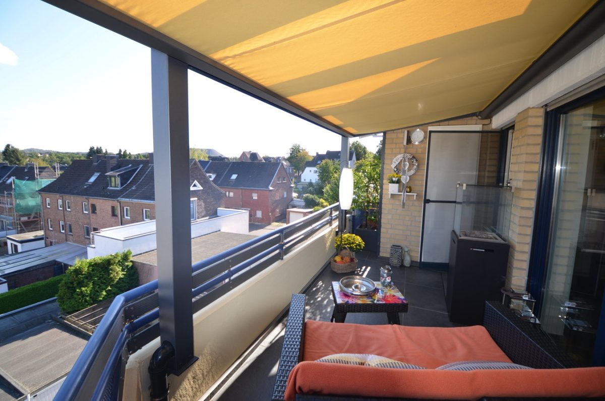 Immobilienangebot - Herzogenrath - Wohnen - Exklusive Maisonette-Wohnung mit Stellplatz und Garage Nähe Freibad