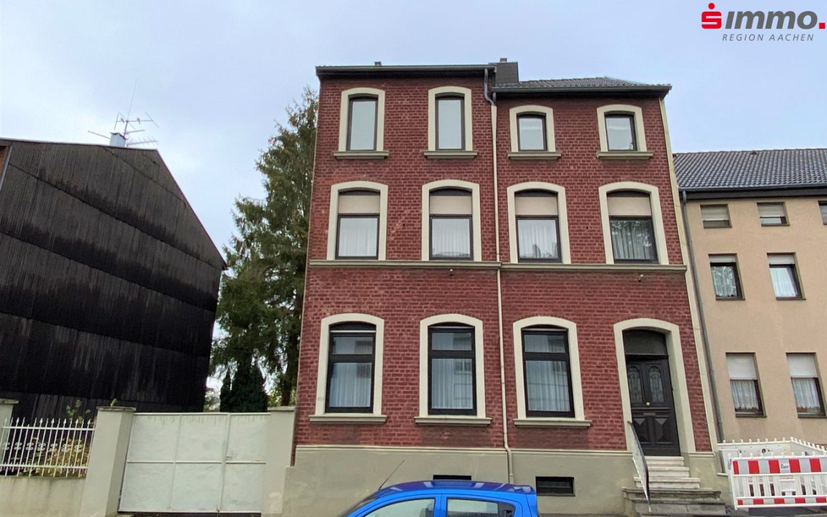 Immobilienangebot - Würselen - Wohnen - Wohnen und Bauen in Haal!
Zwei- bis Dreifamilienhaus mit zusätzlicher Baulücke und großem Grundstück