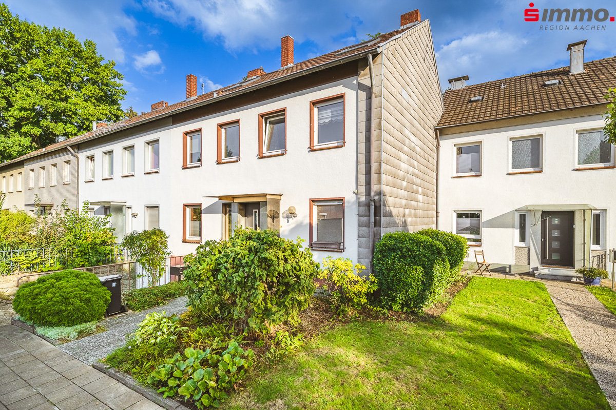 Immobilienangebot - Aachen - Wohnen - Bezugsfreies Zweifamilienhaus mit viel Platz für die ganze Familie und traumhaftem Garten in Aachen Forst