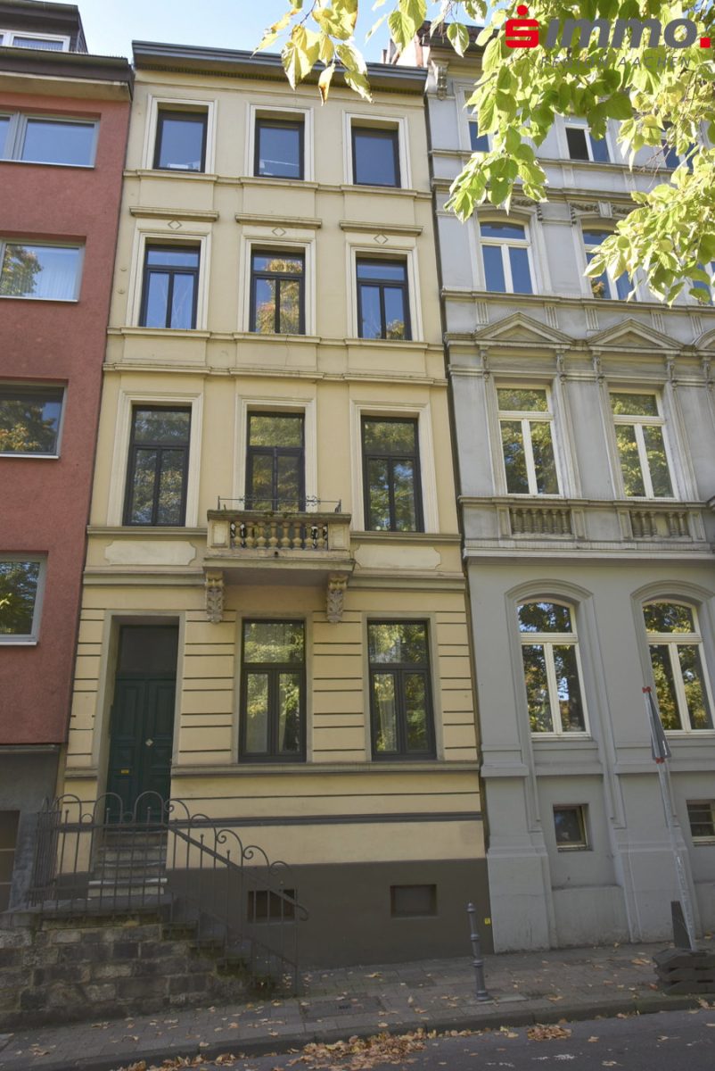 Immobilienangebot - Aachen - Renditehäuser - Wohnen in einem charmanten,  denkmalgeschützten Mehrfamilienhaus, direkt gegenüber des Stadtgartens,