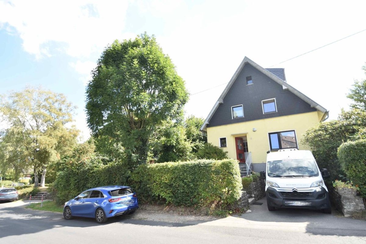 Immobilienangebot - Roetgen - Wohnen - Freistehendes Einfamilienhaus für die Familie mit tollem Grundstück in beliebter Lage