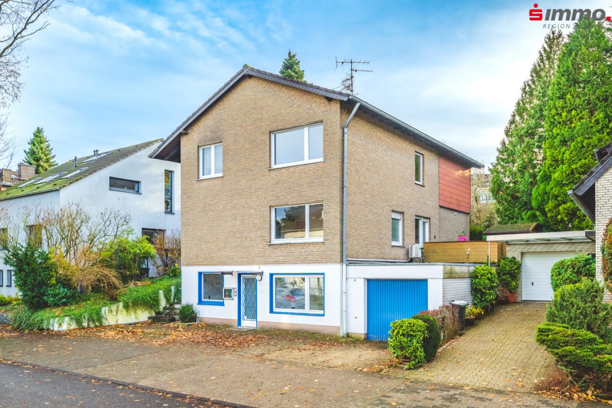 Immobilienangebot - Aachen - Wohnen - Melaten / Königshügel!
Freistehendes, bezugsfreies Zweifamilienhaus
mit zusätzlichen Praxisräumen