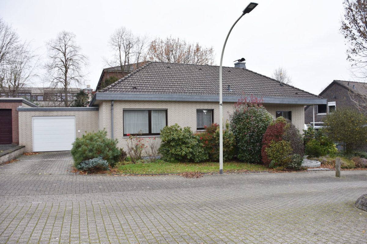 Immobilienangebot - Übach-Palenberg - Wohnen - Freistehendes Einfamilienhaus in Übach-Palenberg, Boscheln im Bungalow-Stil